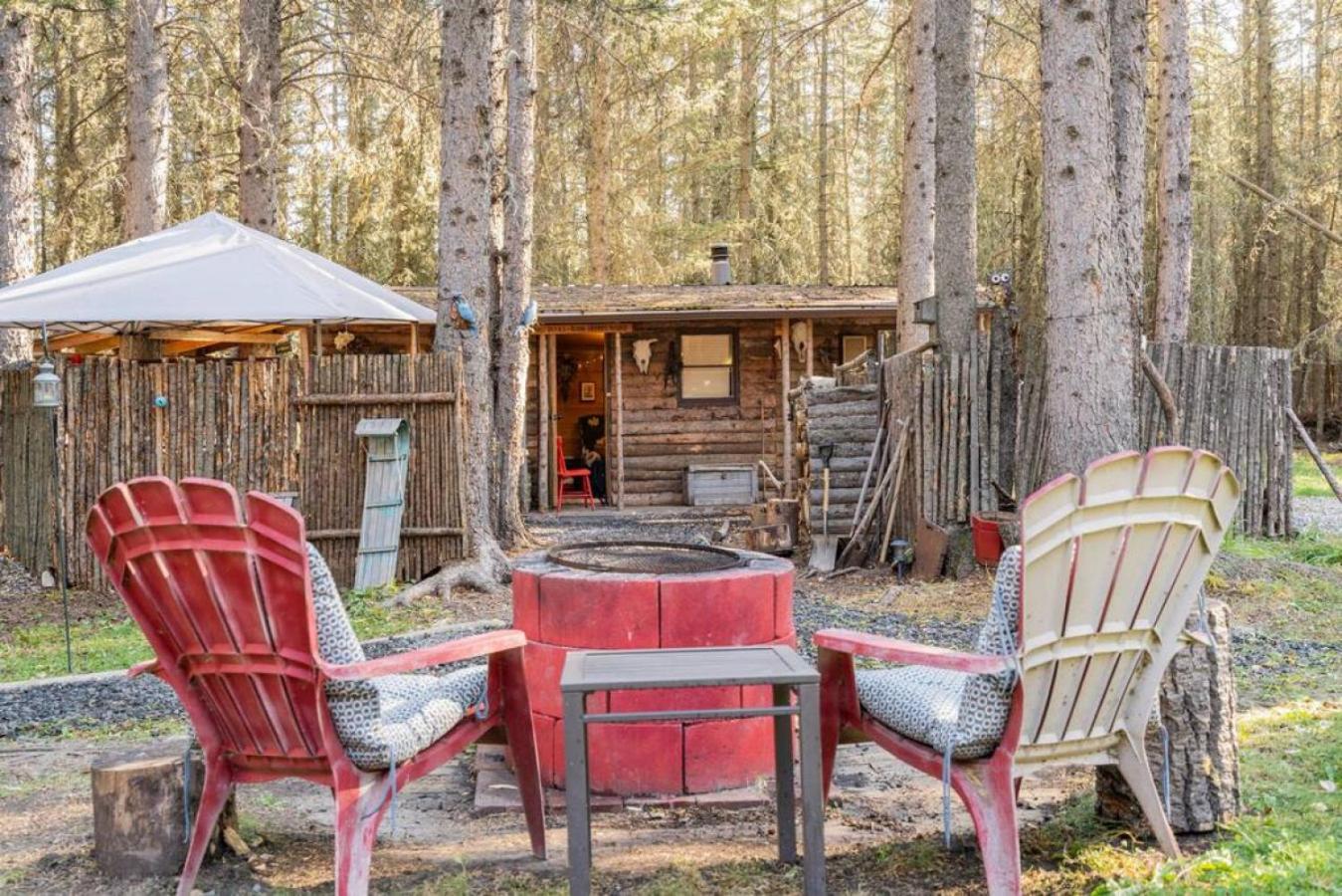 Rustic Cozy Cabin With Hot Tub Bragg Creek Exterior foto